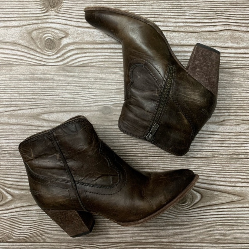 Frye side zip ankle boots | size 7.5